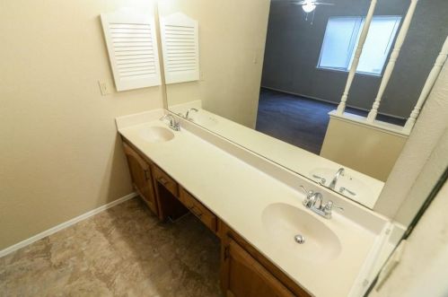 2028 Apple Valley Rd, Plano TX  75023-3205 exterior