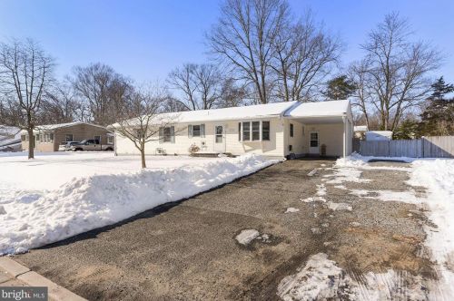 334 Timberline Dr, Mount Laurel, NJ 08054-2135