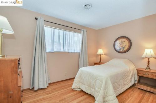 3562 Skylark Dr, Concord CA  94520-1515 exterior