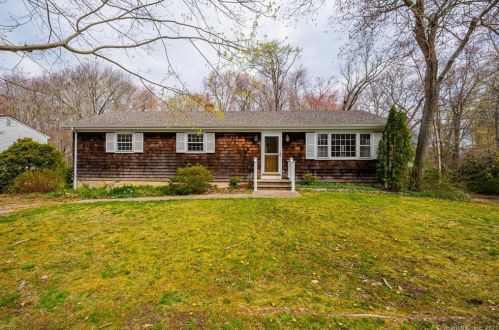 5 Old Black Point Rd, Niantic, CT 06357-2813