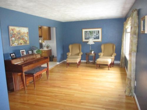 2886 Chardale Ct, Cincinnati, OH 45248-6203