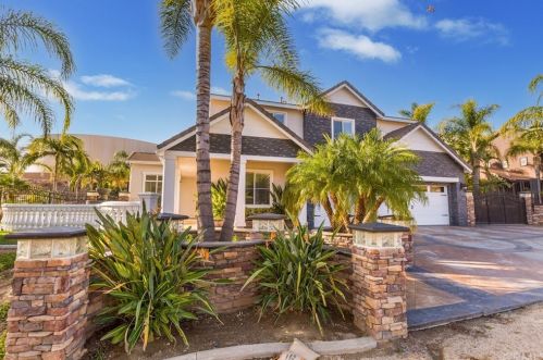 1492 El Paso Dr, Norco, CA 92860-3879