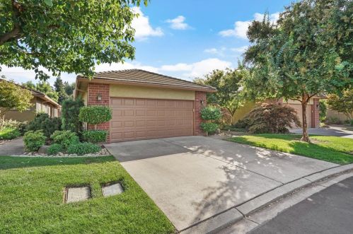 2561 Central Park Dr, Lodi, CA 95242-3211