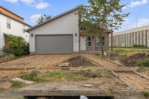 830 Powell Ave, Fort Worth, TX 76110-2055