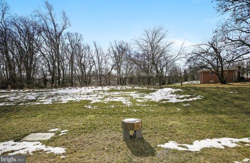 1605 Regent Manor Ct, Silver Spring MD 20904-2270 exterior