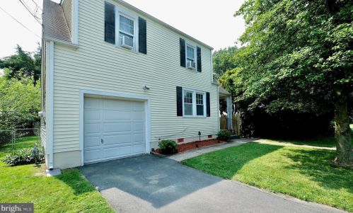 1770 7th St, Trenton, NJ 08638-3010