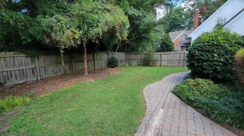 2442 Kings Ct, Atlanta GA  30345-2120 exterior