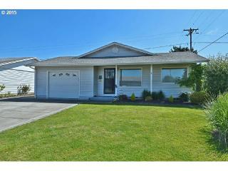 1710 Thompson Rd, Woodburn, OR 97071-2431