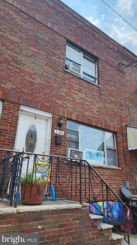 2547 10th St, Philadelphia, PA 19148-4424