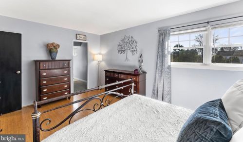 10 Gloucester Ln, Trenton NJ  08618-1006 exterior