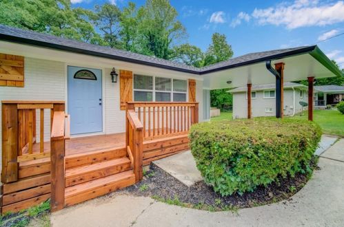 2574 Lancaster Dr, Atlanta GA  30344-2329 exterior