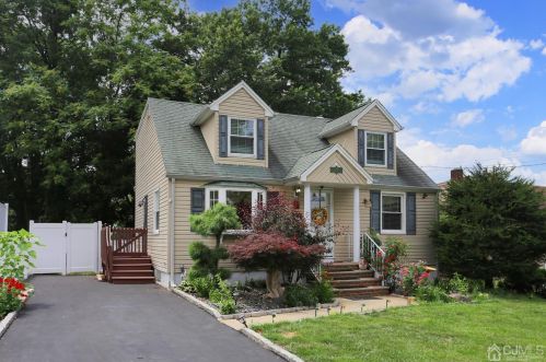 251 Grandview Ave, Edison, NJ 08837-2766