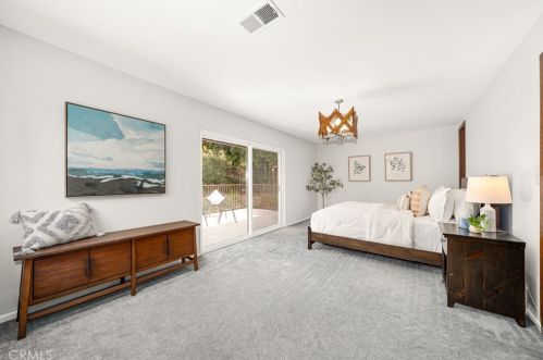 231 Sleepy Holw Dr, Glendale CA 91206-4727 exterior