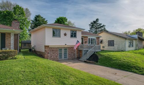 405 Warren Dr, Springfield, OH 45503-3321