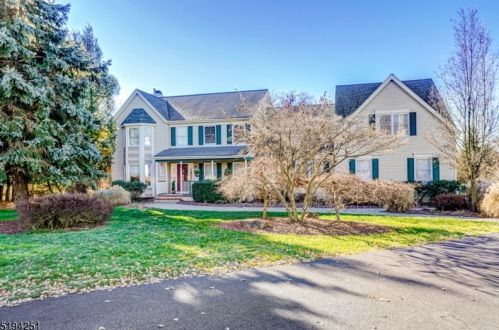 10 Mills Ct, Flemington, NJ 08822-2815
