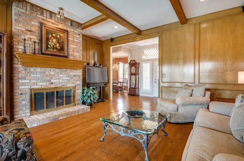 2321 Highland Hts Ln, Carrollton TX 75007-2033 exterior