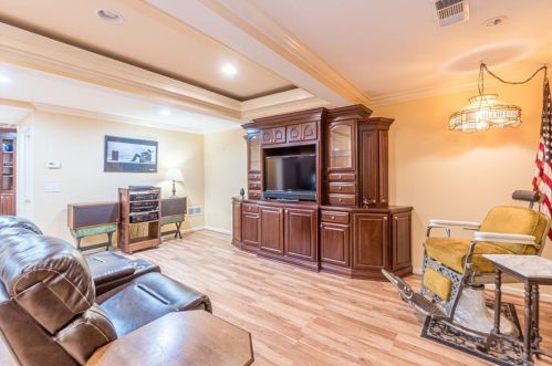 2101 Bohler Rd, Atlanta GA  30318-1515 exterior