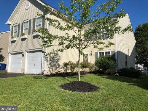 3 Juniper Dr, Columbus, NJ 08022-2327