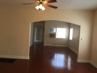 6210 Orange St, Los Angeles CA  90048-4815 exterior