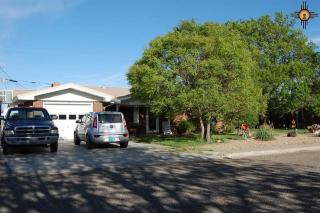 105 Texas Dr, Portales, NM 88130-7052