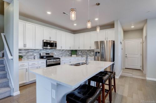 24906 Calhoun Pl, Aurora, CO 80016-2820