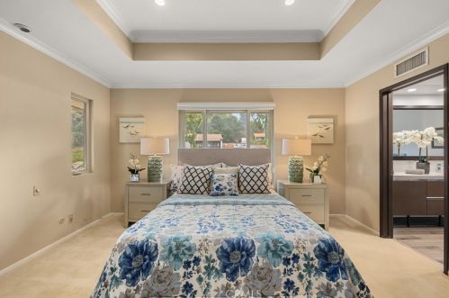 1430 Greenbriar Rd, Glendale CA  91207-1053 exterior