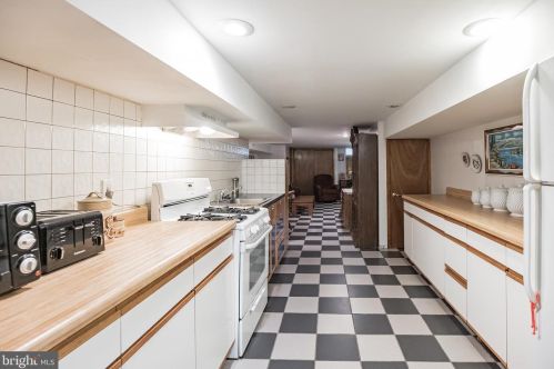 1915 13 St, Philadelphia PA  19148-2202 exterior