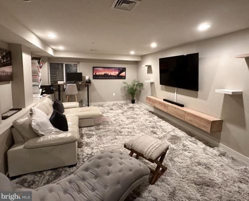 1226 4 St, Philadelphia PA 19147-0052 exterior