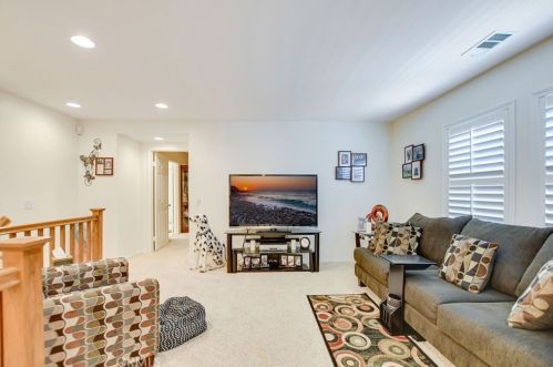 7948 Shadow Trails Ln, Riverside CA  92509-7007 exterior