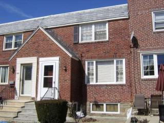 7553 Woodcrest Ave, Philadelphia, PA 19151-2702