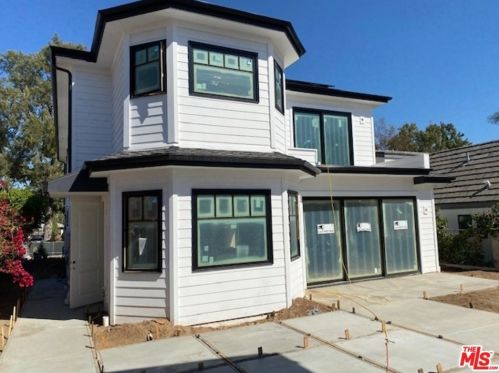 2254 26th St, Santa Monica, CA 90405-1902