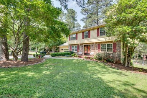 2970 Marlin Cir, Atlanta GA  30341-5118 exterior