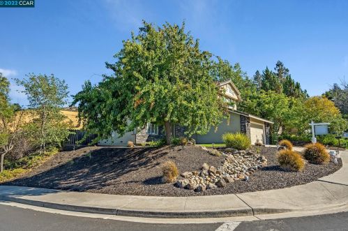 5334 Vista Point Ct, Concord CA  94521-5017 exterior