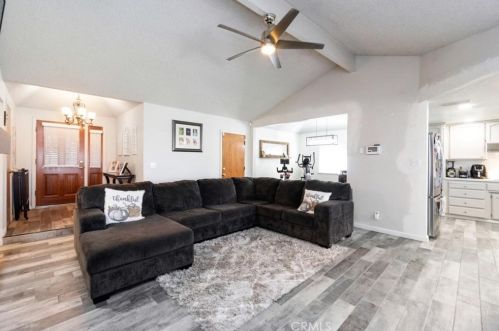 1958 Sundance Ln, Madera, CA 93637-9296