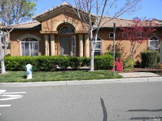 8305 Montiglio Ct, Vallejo, CA 94591-8565
