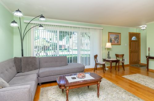 7908 Nora Ave, Niles IL  60714-3216 exterior