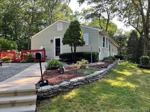 26 Sherry Dr, East Hampton, CT 06424-1016