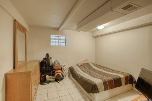 1060 Naples Way, Aurora CO 80017-3170 exterior