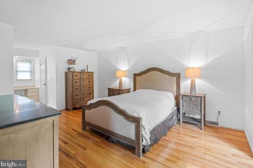 1 Teak Ln, Princeton NJ 08540-4724 exterior