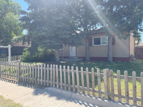 15004 Maxwell Pl, Denver CO  80239-3894 exterior