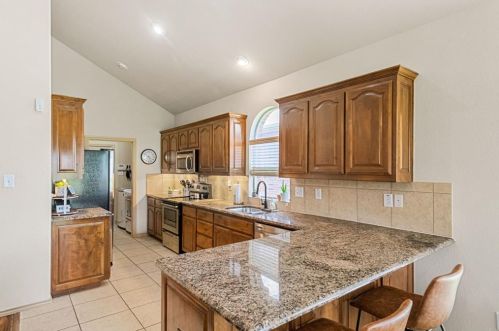 6108 Kristen Dr, Fort Worth TX  76131-1281 exterior