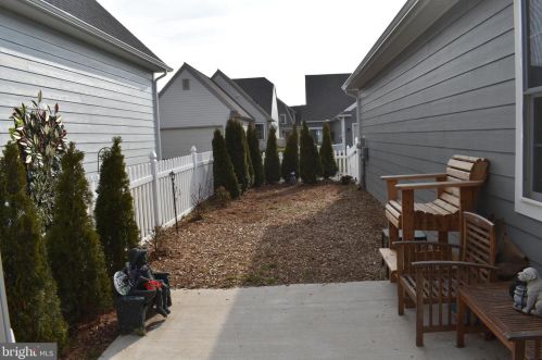 412 Constitution Dr, Ephrata PA  17522 exterior