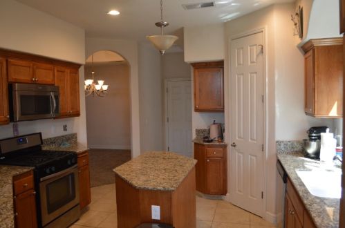 1525 Greenwich Dr, Los Banos CA  93635-6503 exterior