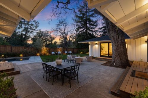 1330 Fairway Dr, Los Altos CA 94024-5358 exterior