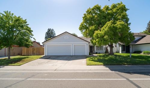 9280 Emerald Crest Dr, Elk Grove, CA 95624-2824