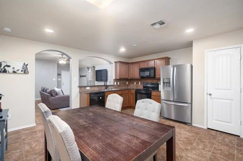 1068 Churchill Dr, Princeton TX 75407-2800 exterior