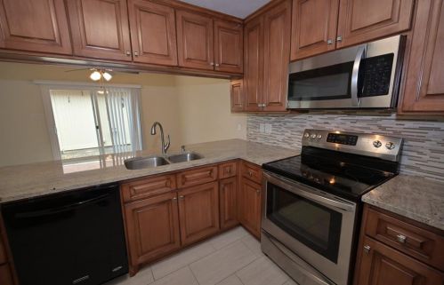 824 Shady Glen Ln, Bedford, TX 76021-4335