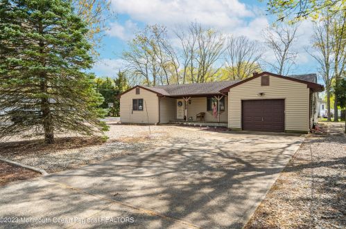 215 Nautilus Blvd, Lacey, NJ 08731-1803