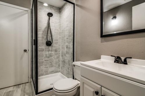 4209 Tynes Dr, Garland TX 75042-4637 exterior