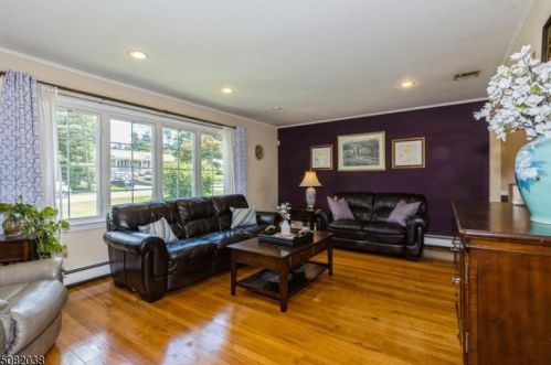 31 Peace Rd, Dover NJ  07869-1021 exterior